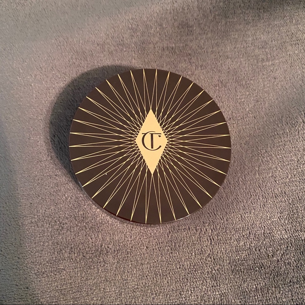 Charlotte Tilbury magic powder